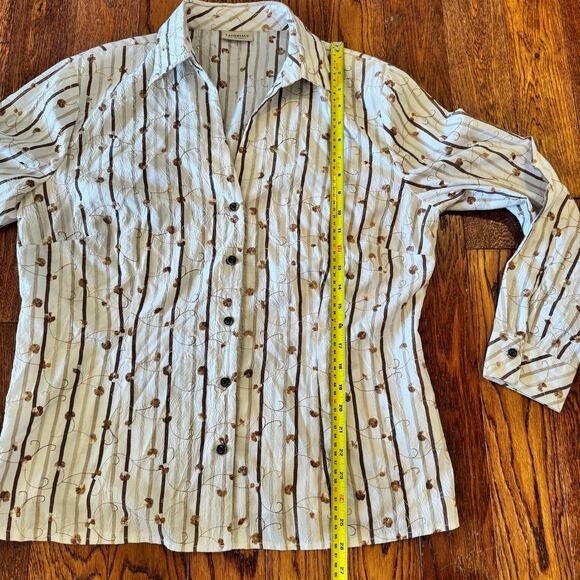 Landhaus C&A Naturally Women's L
Blouse Large Button Up European Embroidered - Picture 6 of 10